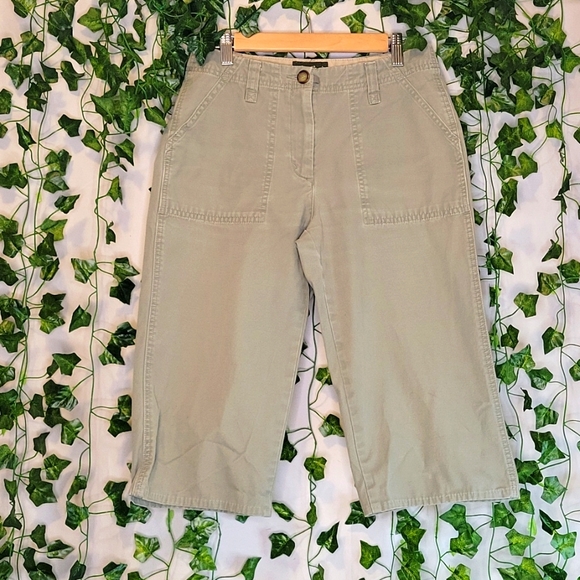 Eddie Bauer Pants - Eddie Bauer. Women's size 4. Outdoor Capris.